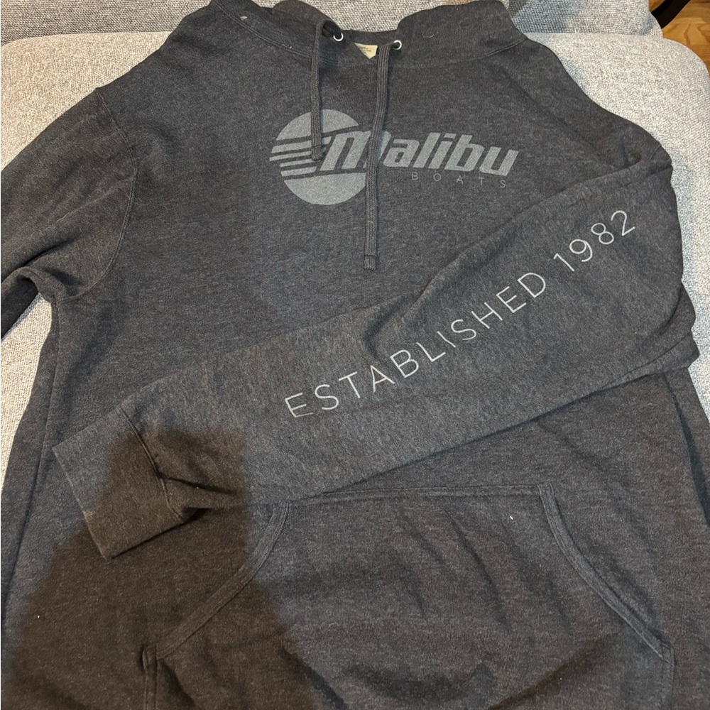 Malibu Men's Gray Hoodie Sweater